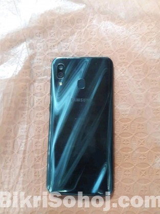 Samsung Galaxy A30